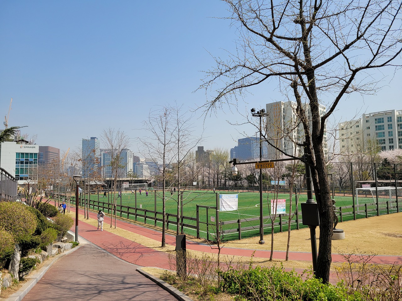 守布置中 守布置中